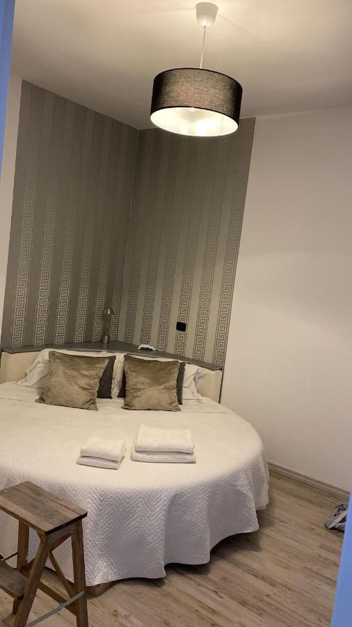 Oasi House * Milan