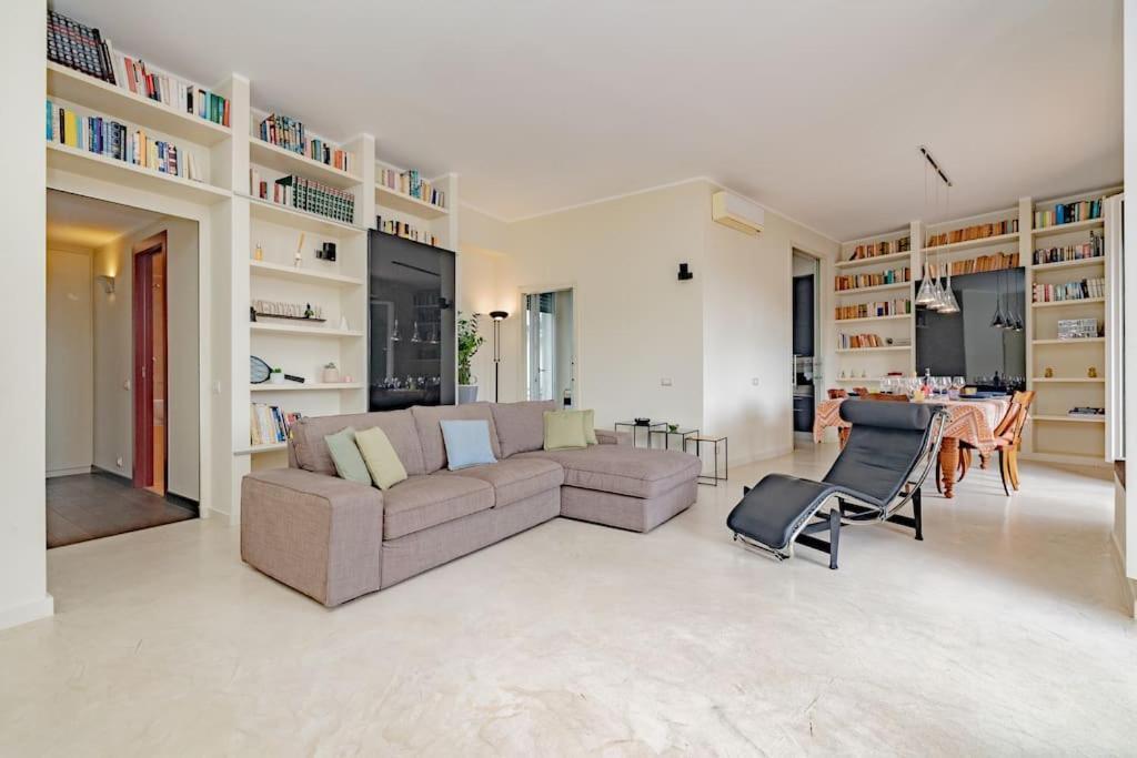 Apartment Duomo - Attico Con Terrazzo Nel Cuore Di Milan