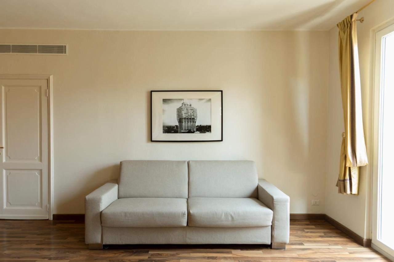 Montenapoleone - Sant Andrea Charme Penthouse Appartamento *