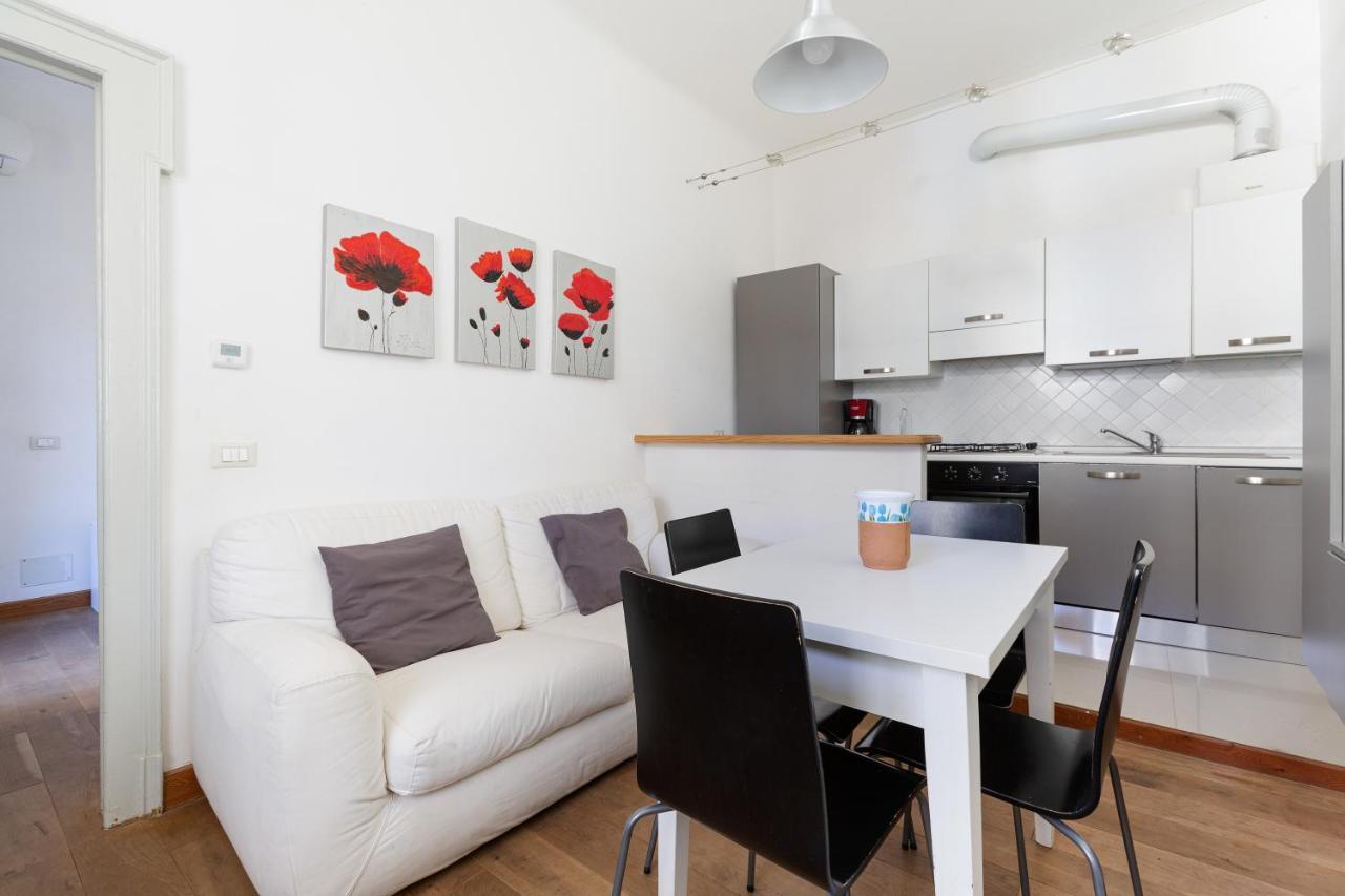 Comfy Apt - Calvairate District Apartment *