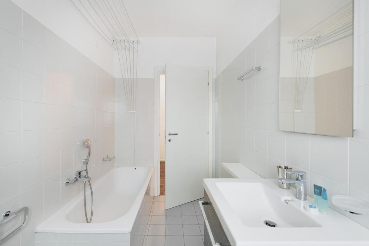 Easylife - Accogliente Dimora Con Balcone Apartment Milan