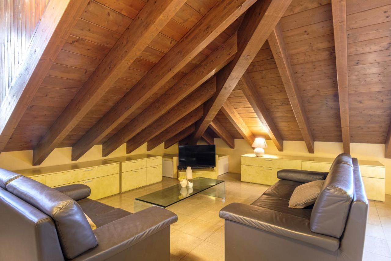 Easylife - Esclusivo Attico In S Babila Milan