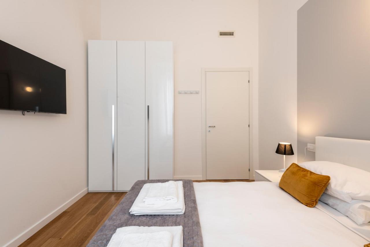 Royal - Centro Cadorna Apartment *