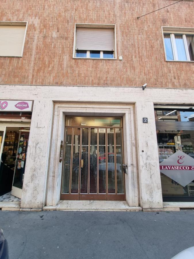 Apartment Spazioso Con Terrazzo Navigli , Bocconi Milan