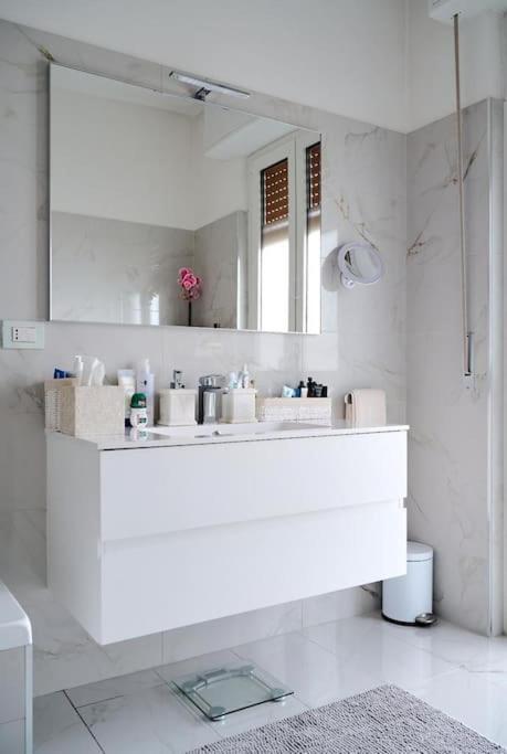 Apartment Lux 180sqm Flat - Entire Last Floor Milan