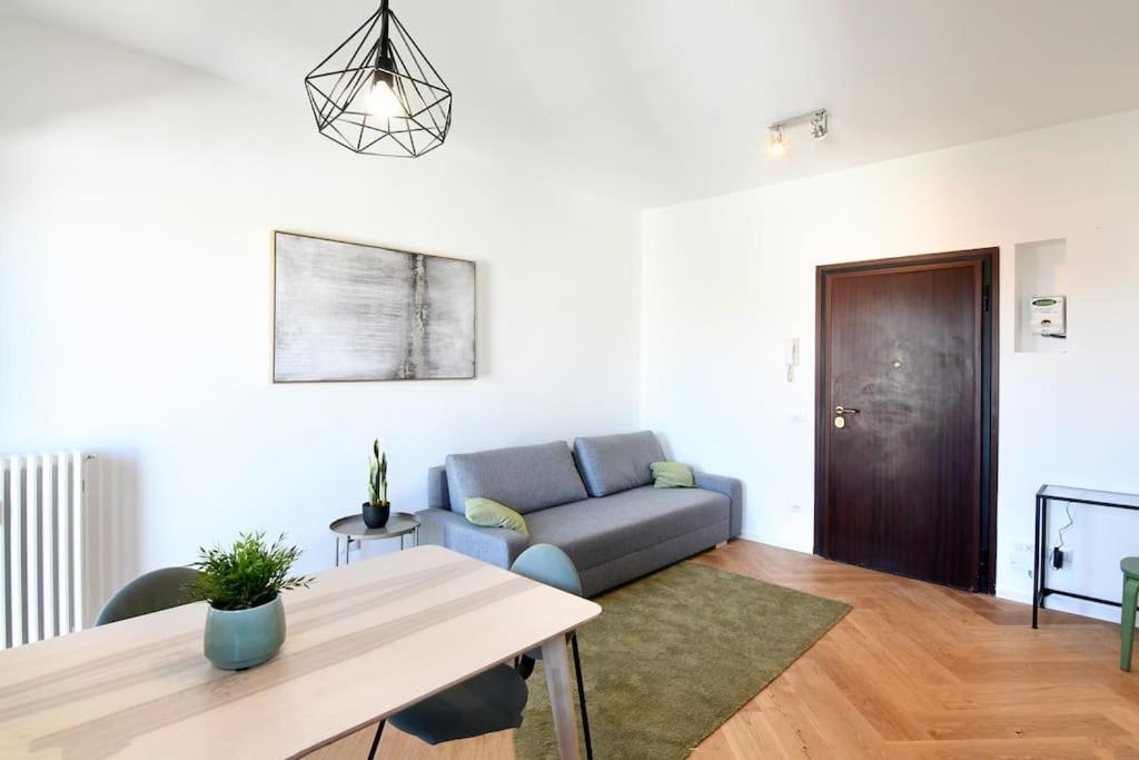 Apartment Luminoso Bilocale Con Terrazzino Milan