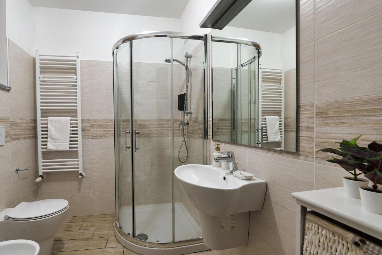 Ambrogio's Nest - Modern Close To Cadorna Station Apartment Milan