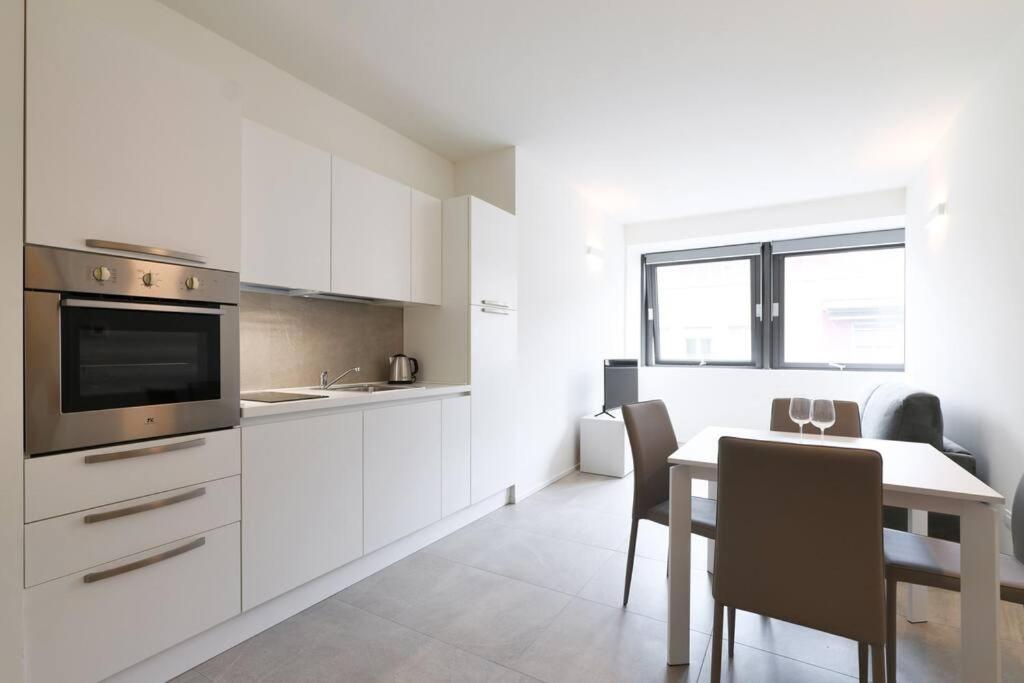 Apartment Contempora - Rosellini 6a Milan