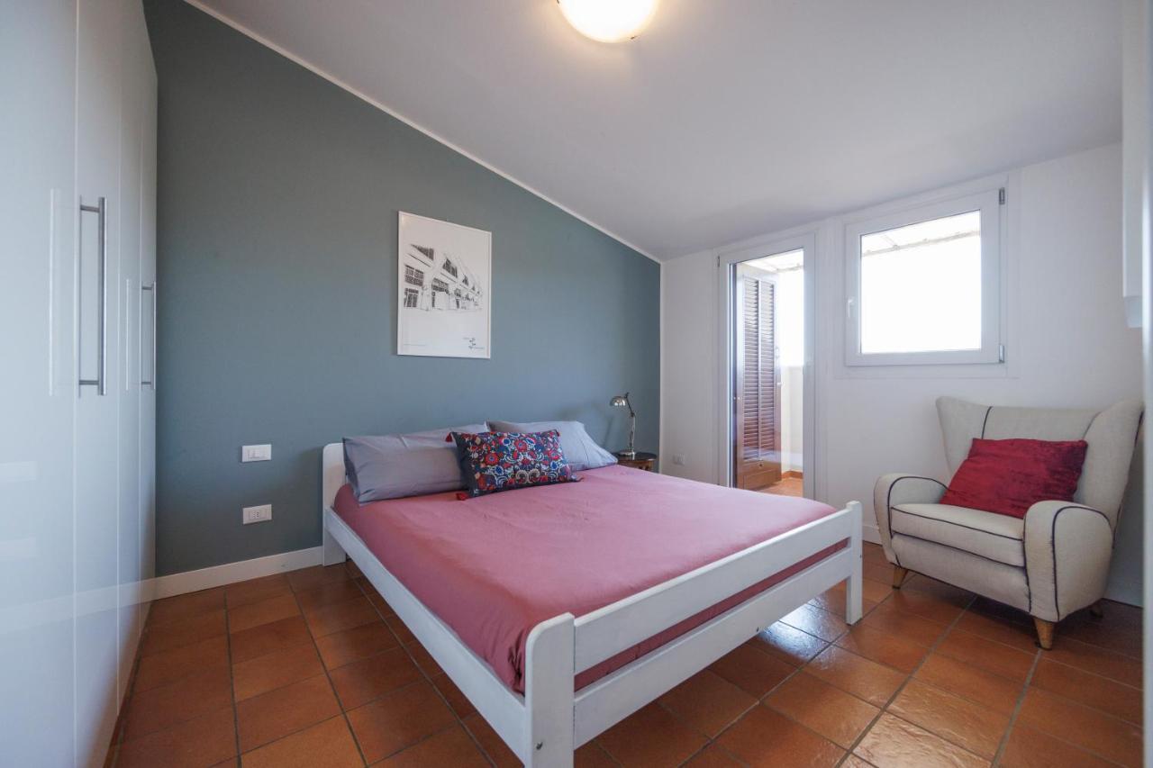 Xenia - Newly Renovated Flat In Fiera Area Apartment Milan