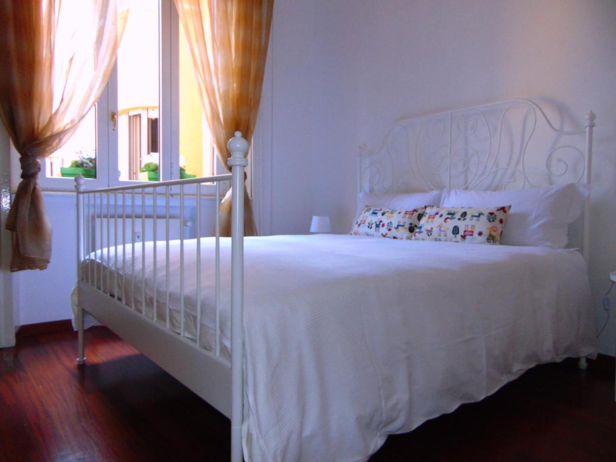 The Bedroom In Homestay Milan