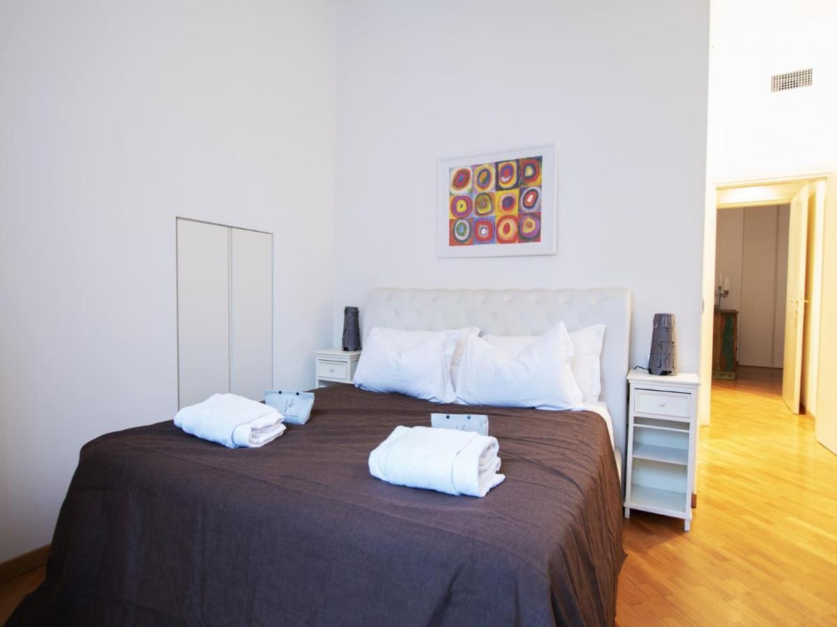 The Best Rent - Cozy Two-bedroom In Porta Romana District Appartamento