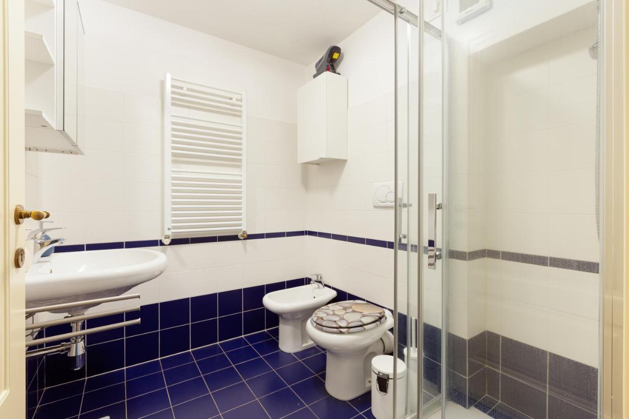 Apartment Con Balcone- Bullona District Milan