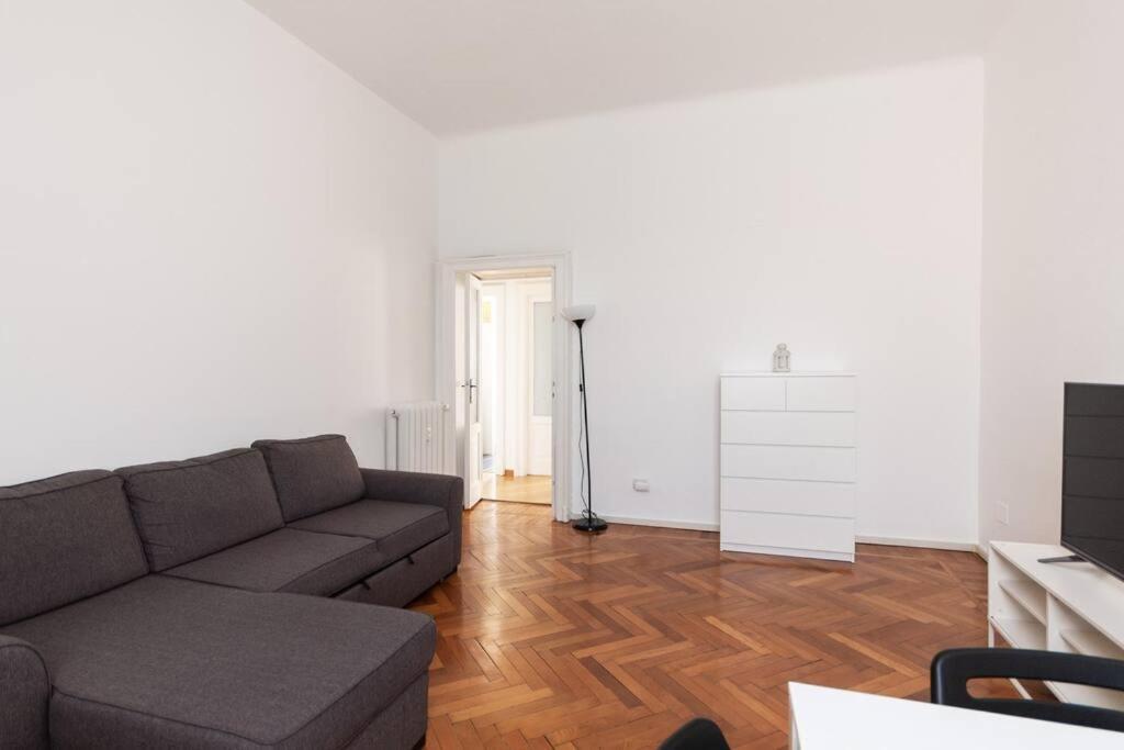 Youhosty - Correggio 55 B Milão
