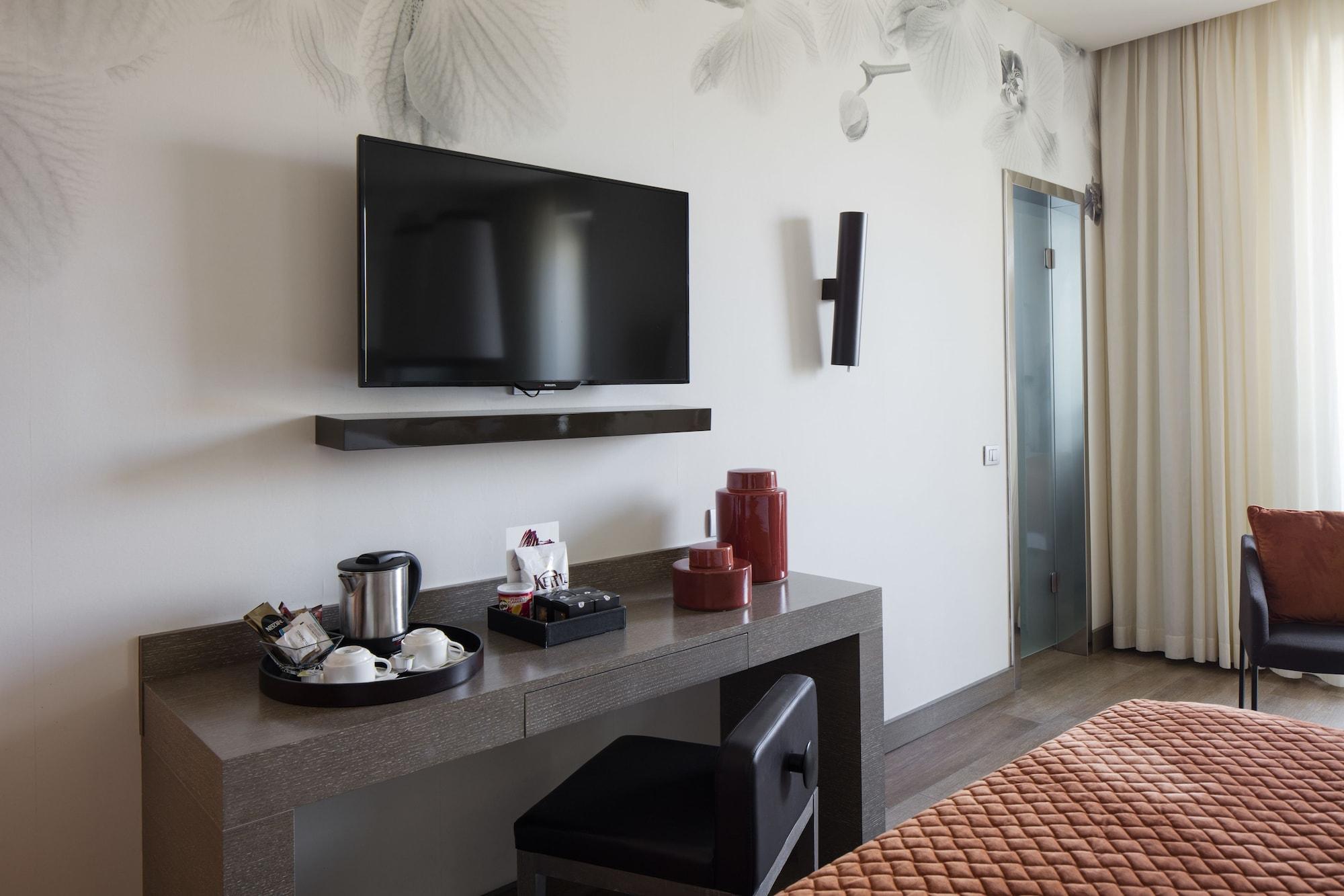 Starhotels Echo Hotel 4*