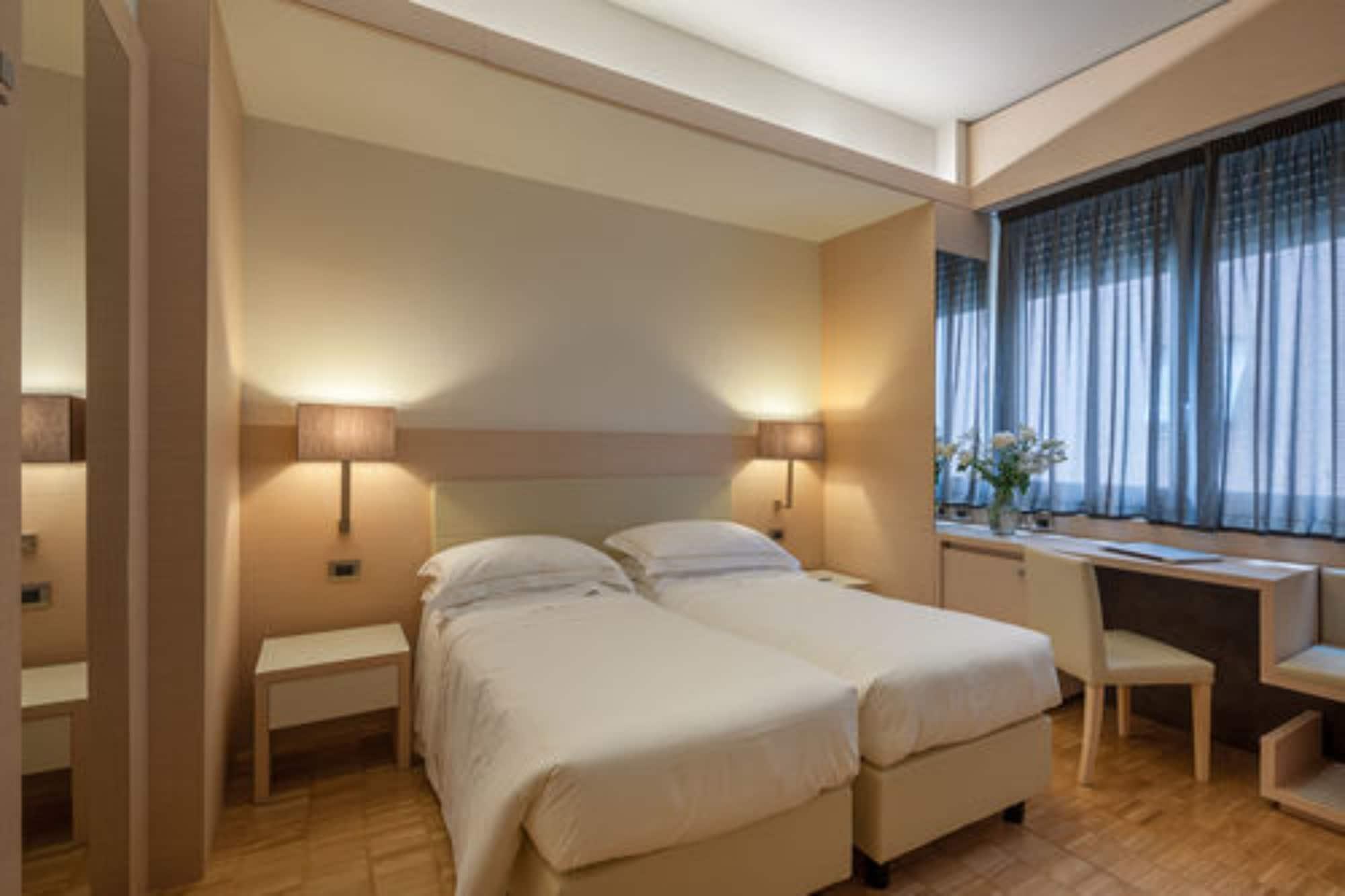 Ariston Hotel 4*
