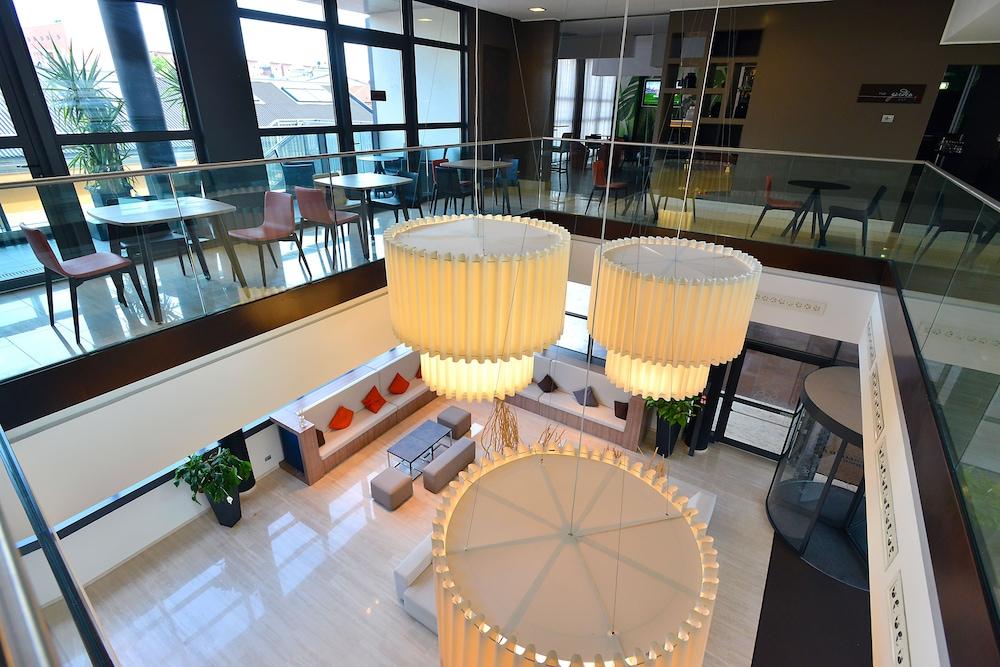 Hilton Garden North Hotel
