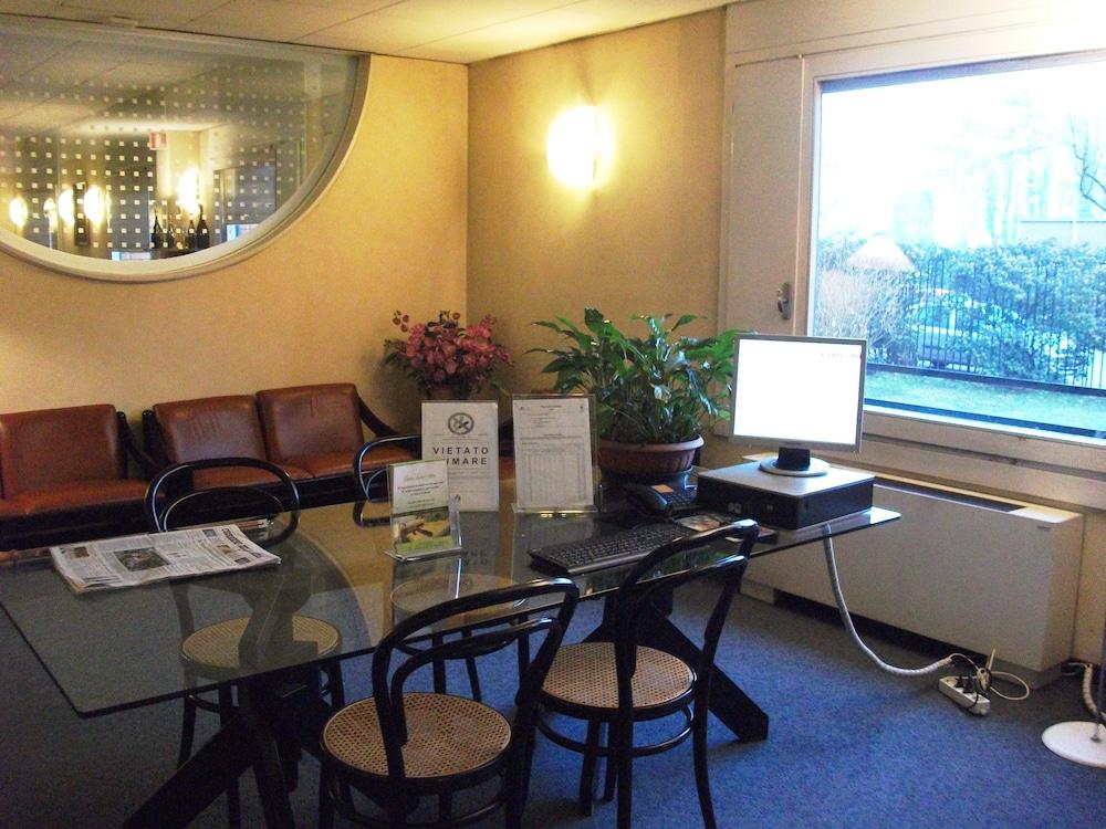 Siloe Aparthotel 4*