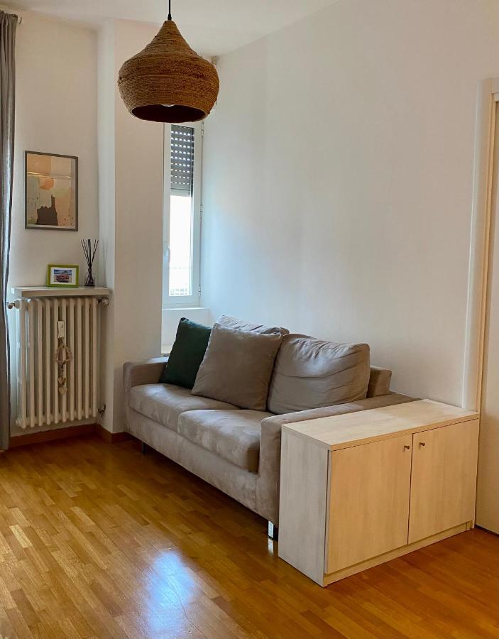 Da Vinci - With Balcony In Design District - Tortona Area Apartment Milan