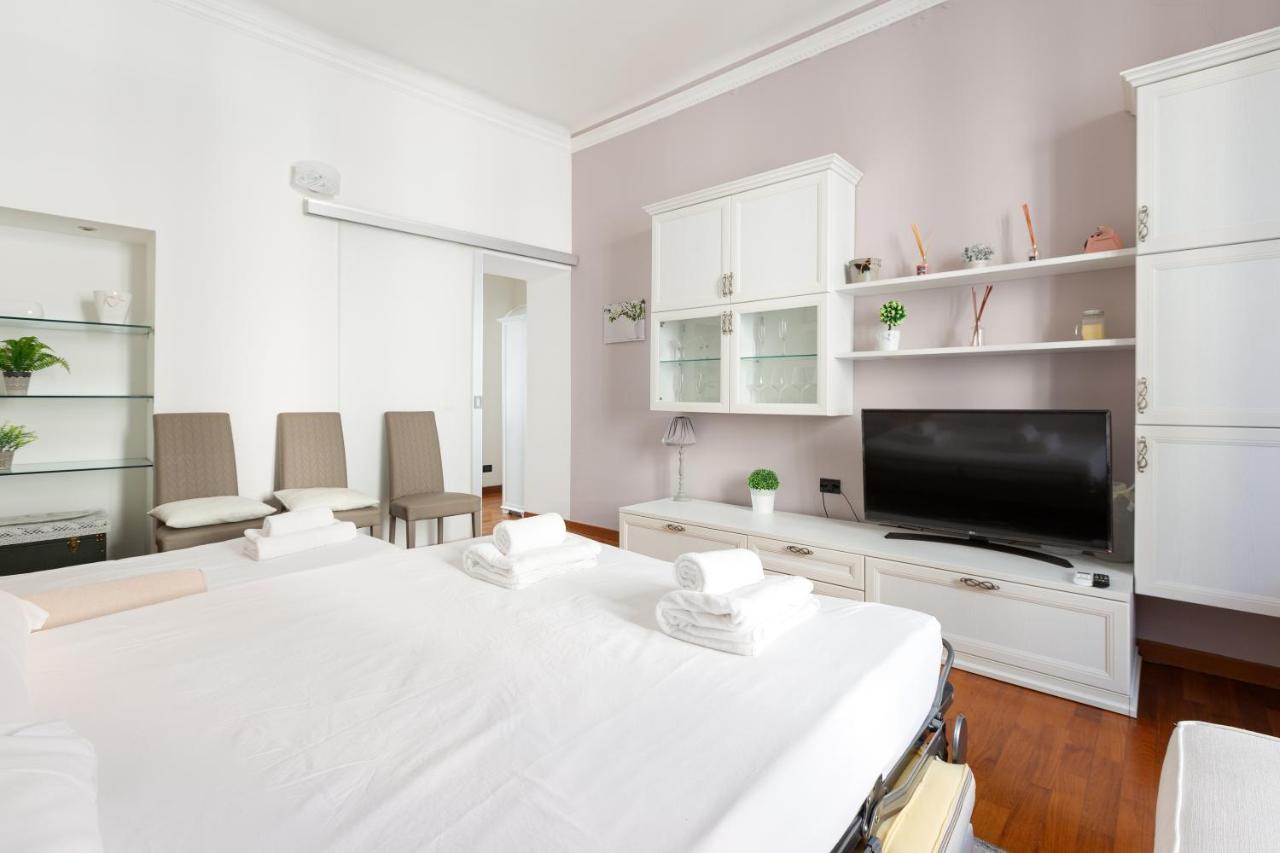 Roomy X5 - 850 M Far From Famagosta Mm2 Apartment Milan