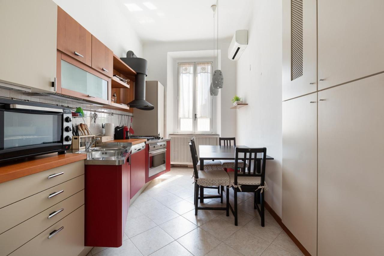 Roomy X5 - 850 M Far From Famagosta Mm2 Apartment Milan