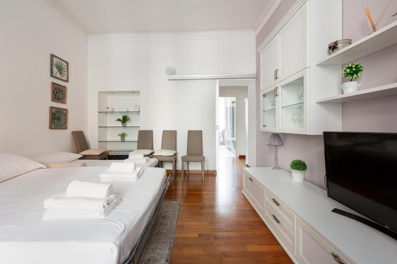Roomy X5 - 850 M Far From Famagosta Mm2 Apartment Milan