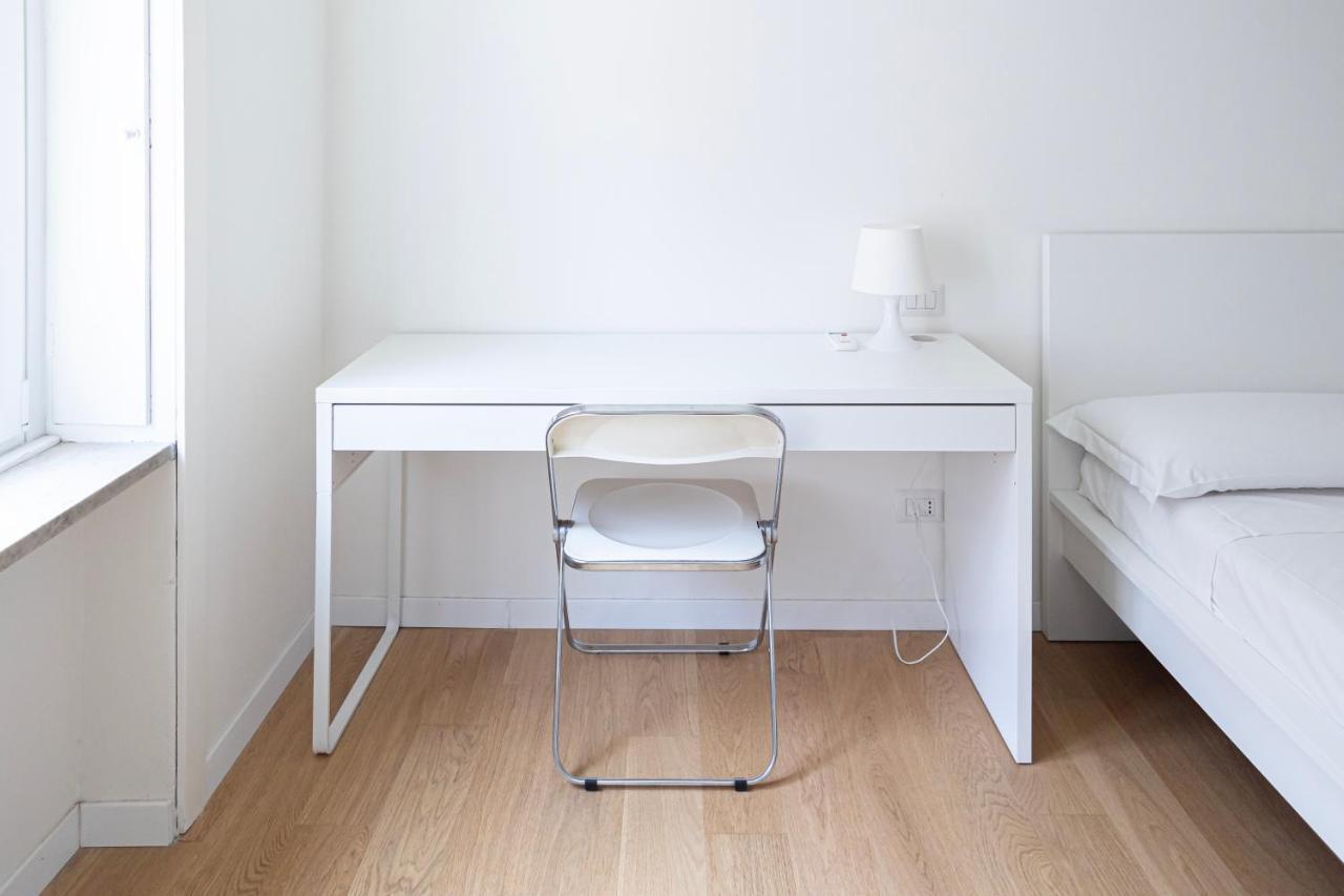 Moderno Bilocale In Corso Buenos Aires Apartment