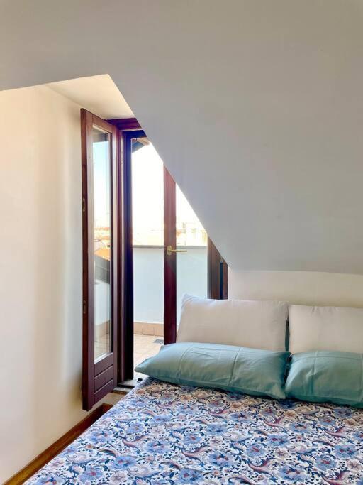 Luminoso Bilocale Con Terrazzo Milão
