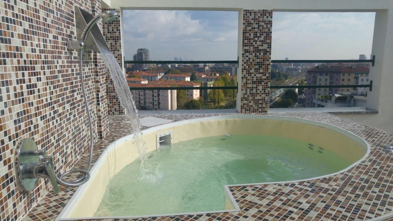 - Doppia Con Bagno Privato In Stupendo Attico Con Vista Mozzafiato Bed & Breakfast Milan