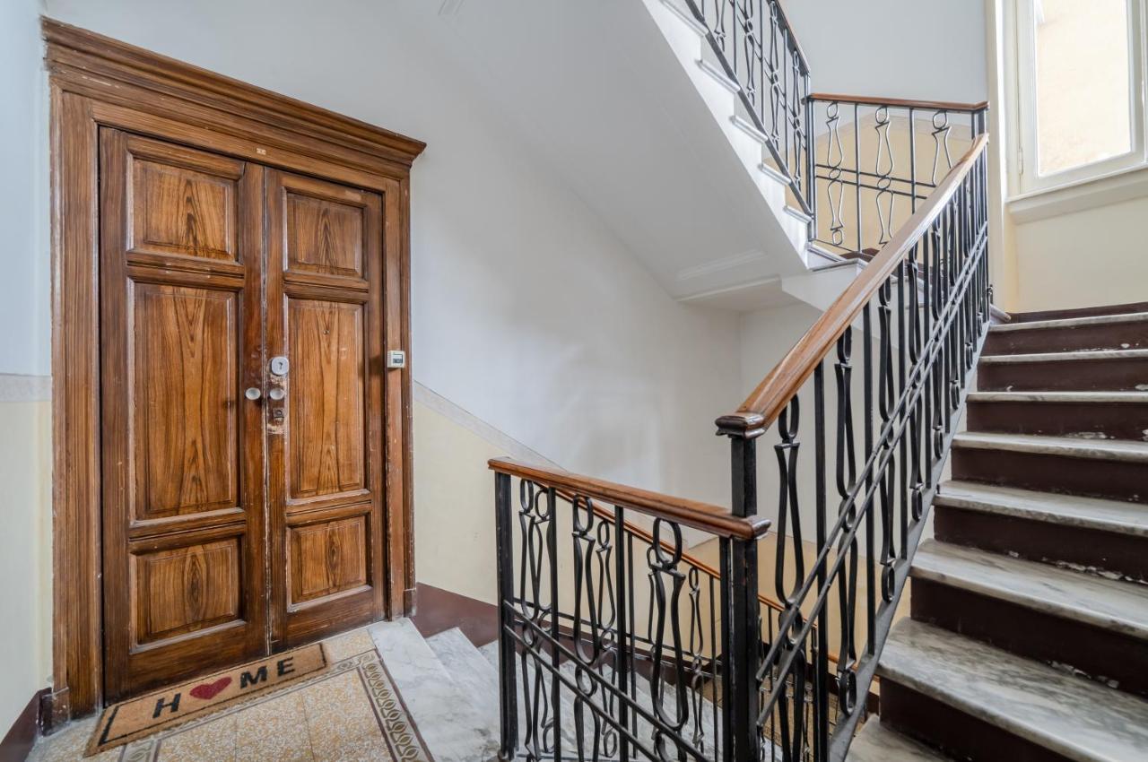 Apartment Lovely In Milano-porta Romana W/ Balcony Milan