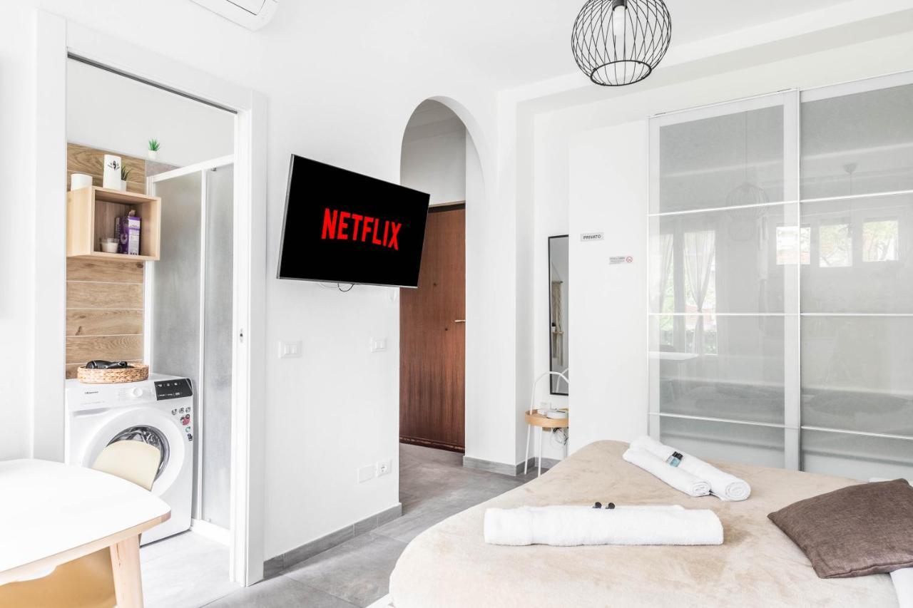 Apartment Eden House Sansiro-duomo Netflix & Design Milan