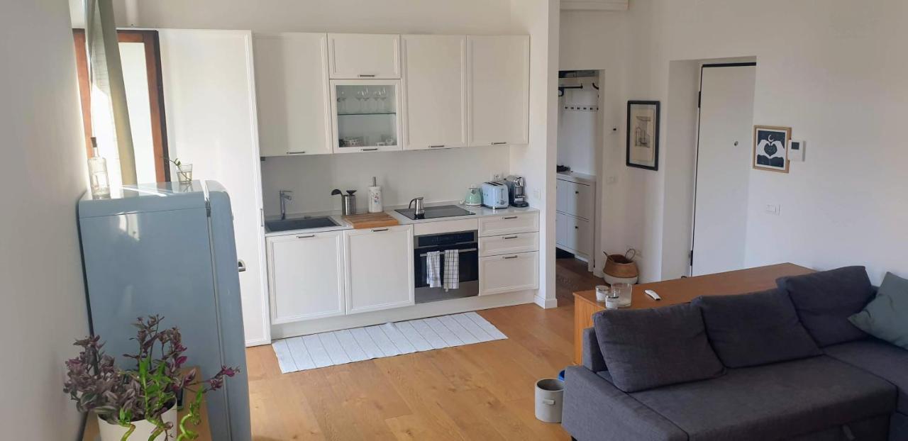 Isola - Bright 2-room With Balcony * Milan