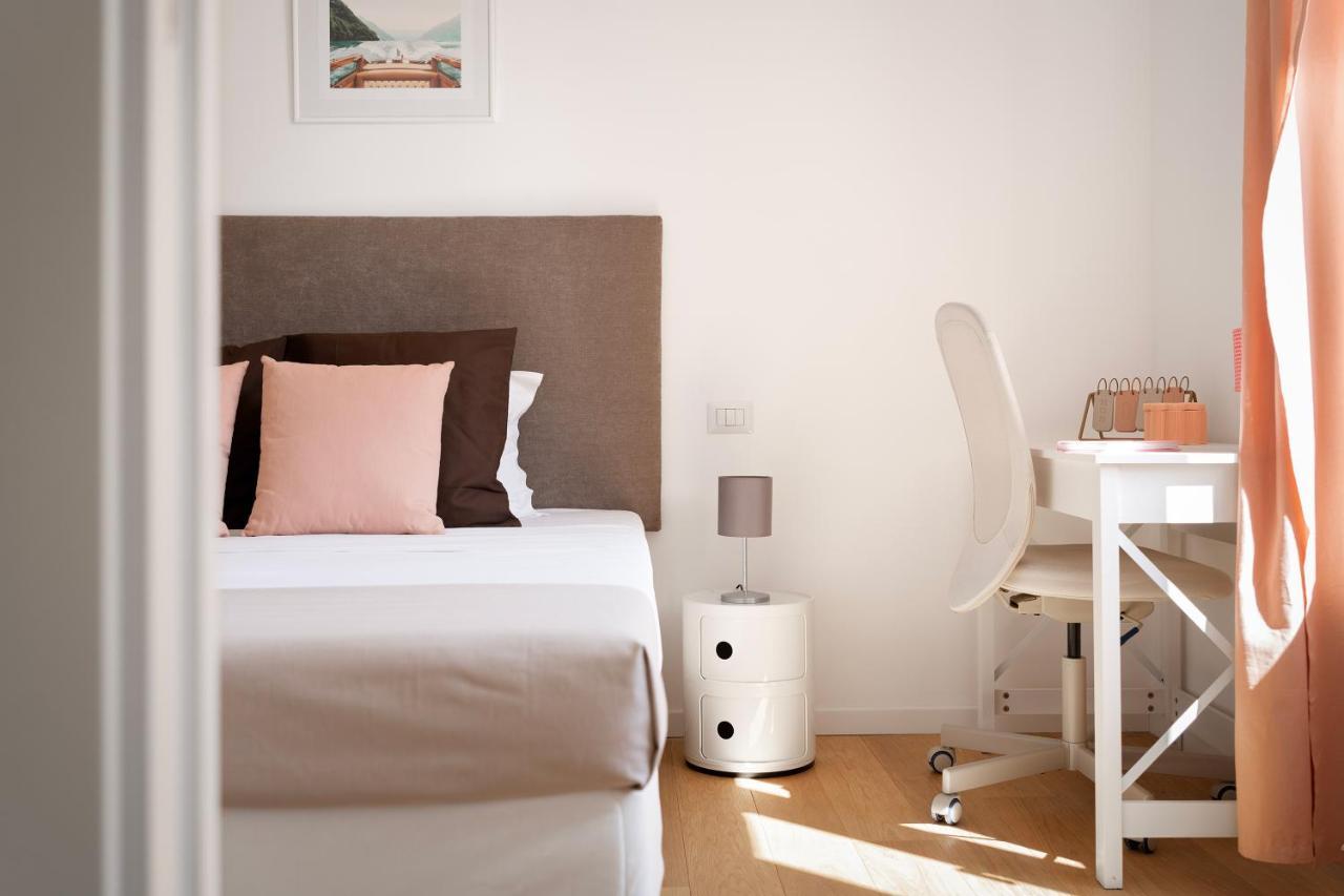 Apartment Santa Tecla Living Taramelli 66 Milan