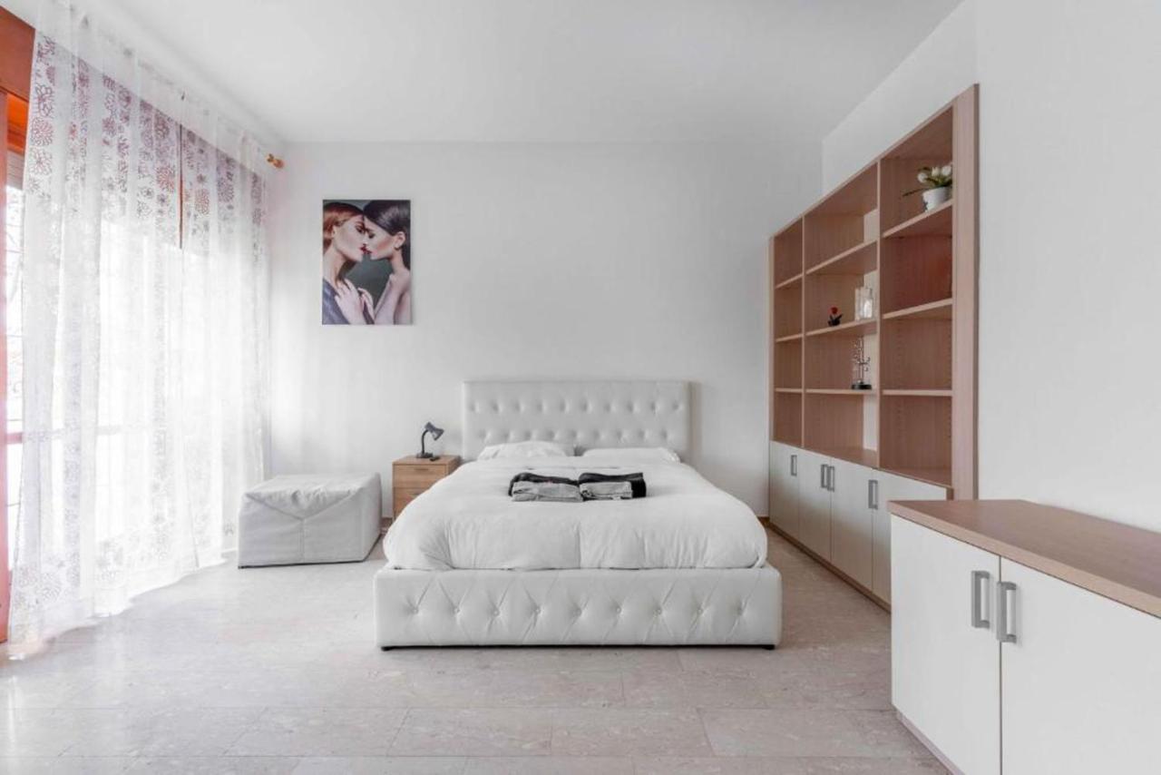 Moncler House Navigli Apartamento Milão