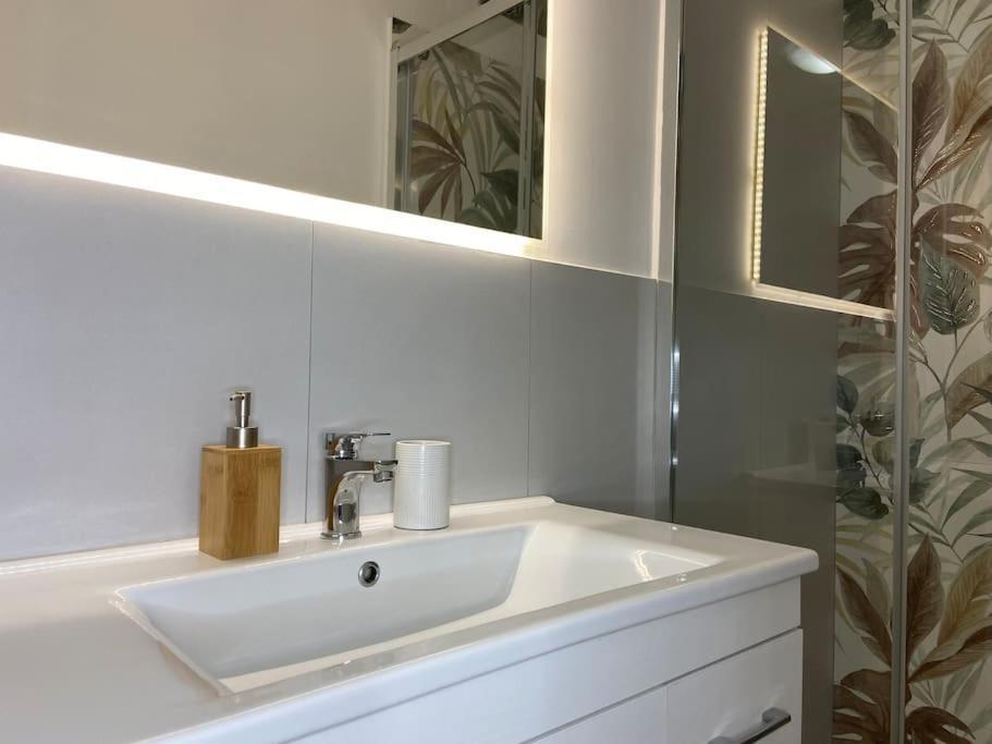 San Siro-city Life Elegant Apt W/ Private Tennis Apartment