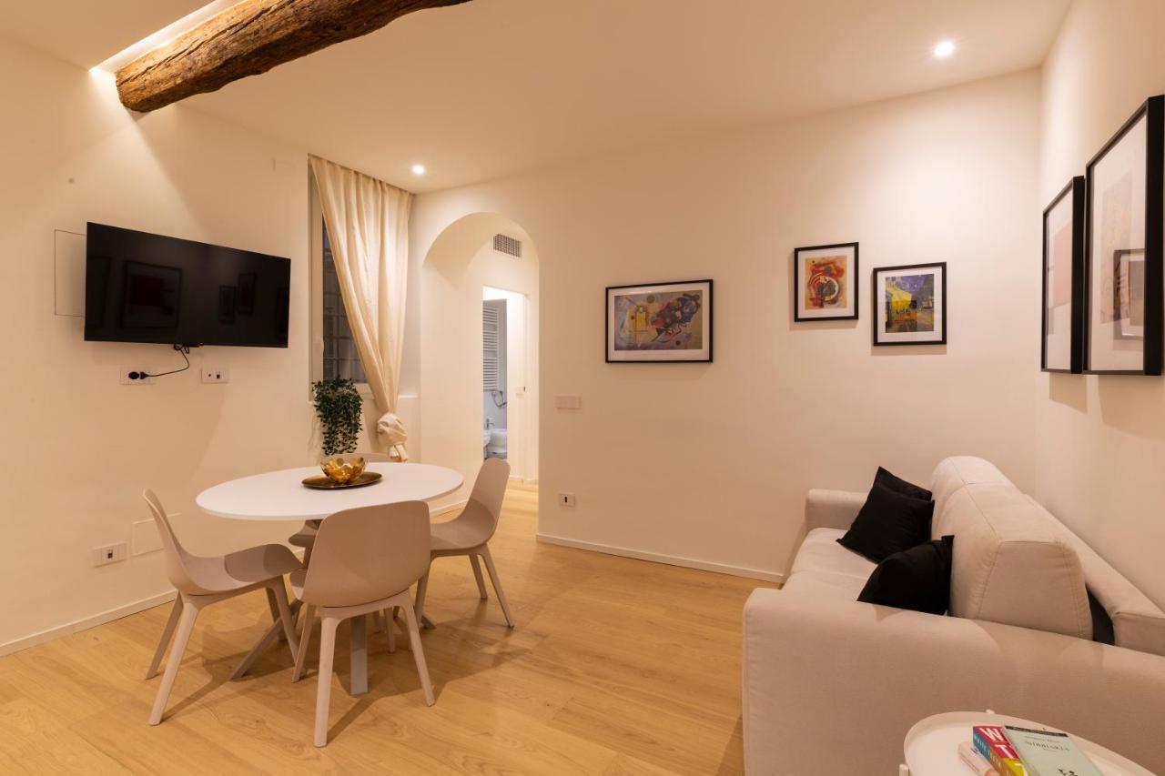 Apartment Domus Ticinese Milan