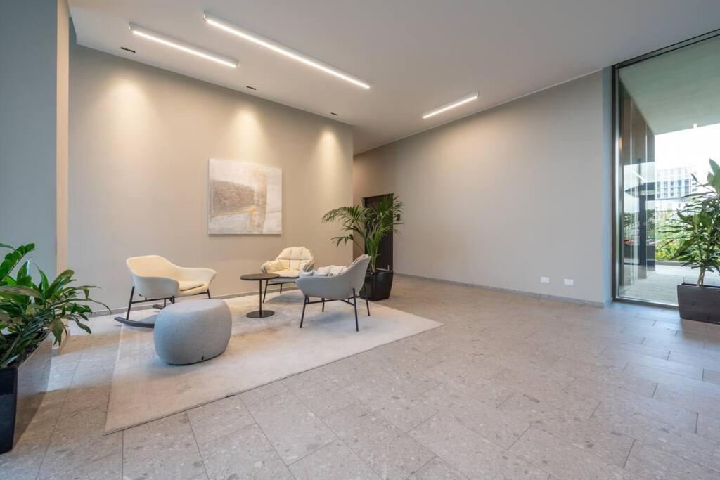 Apartment We - Uptown74 Bloom -