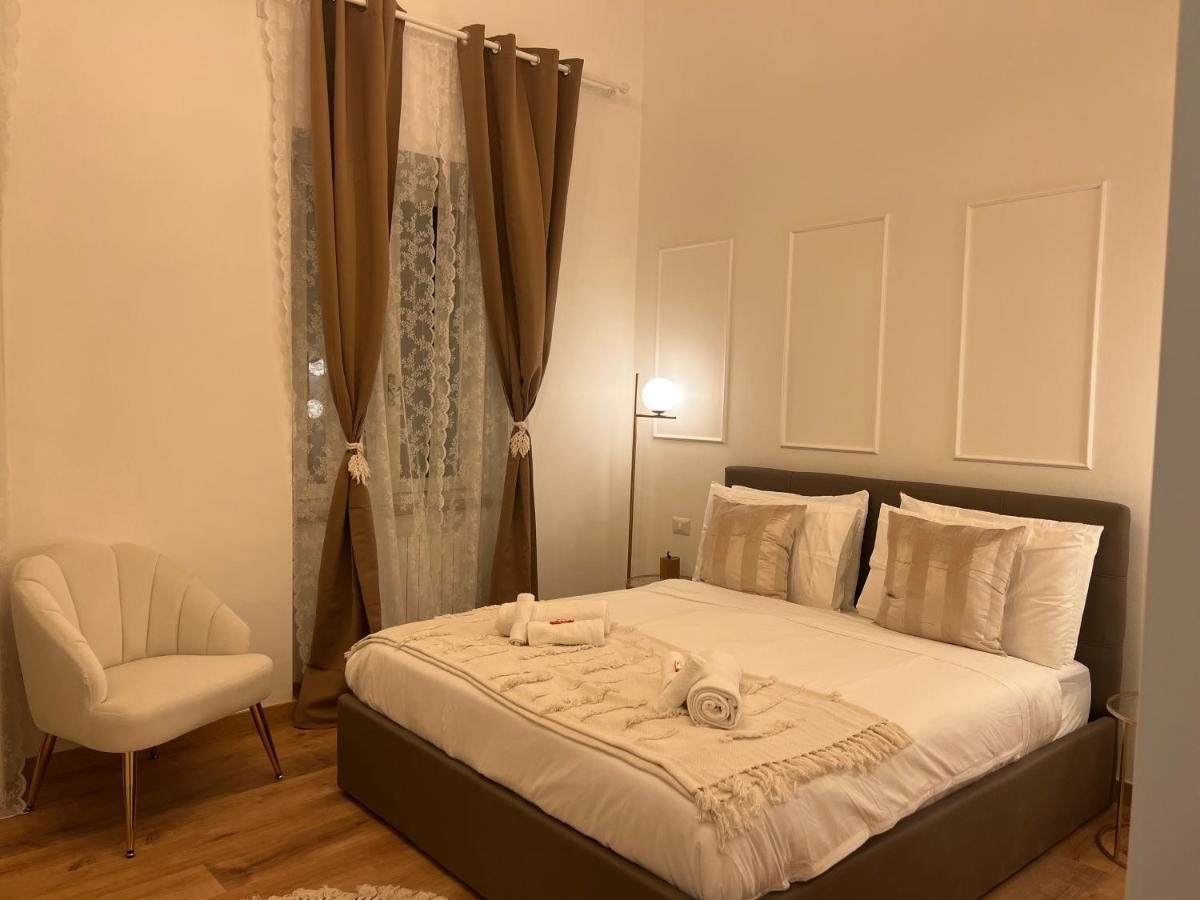 Regina In Bocconi Apartamento
