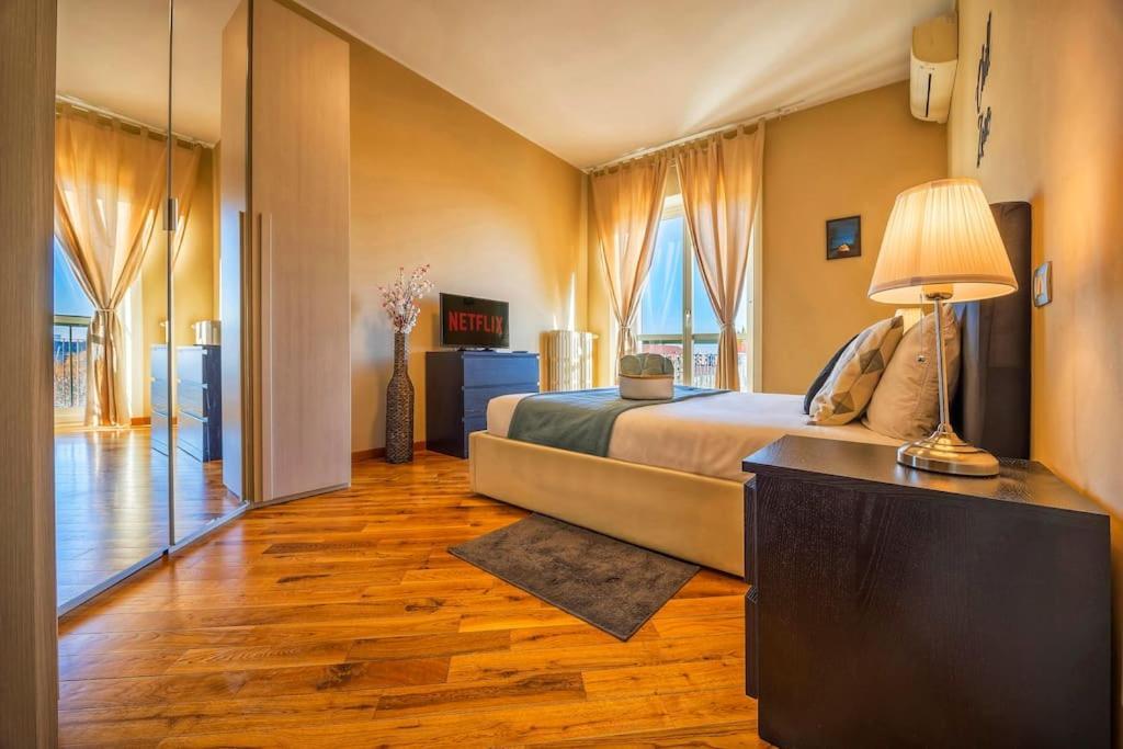 Sunny & Updated Flat With Panoramic View 50m From M4 Stop * Milão