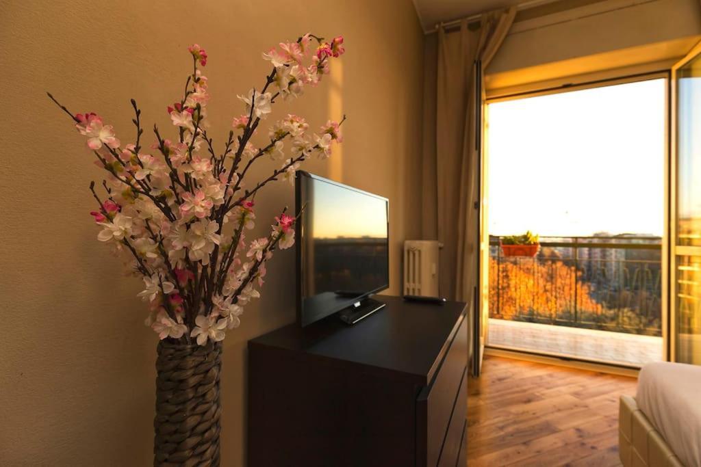 Sunny & Updated Flat With Panoramic View 50m From M4 Stop * Milão