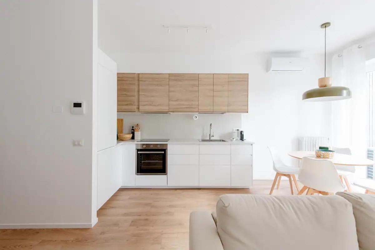 Luxury 2 Bedroom Apartament, Close To San Siro, Fiera And 10 Min Metro To Duomo Apartment Milan