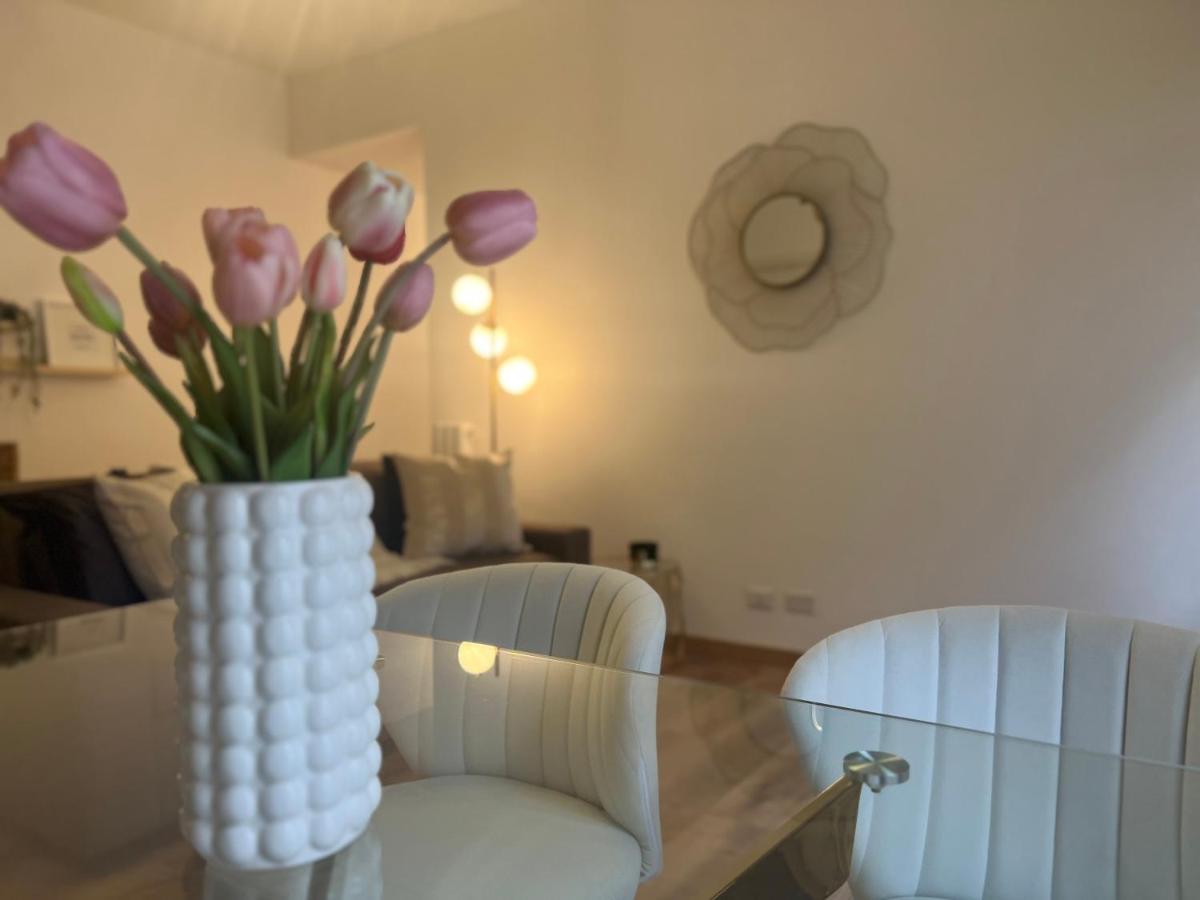 Apartamento Regina In Bocconi Milão
