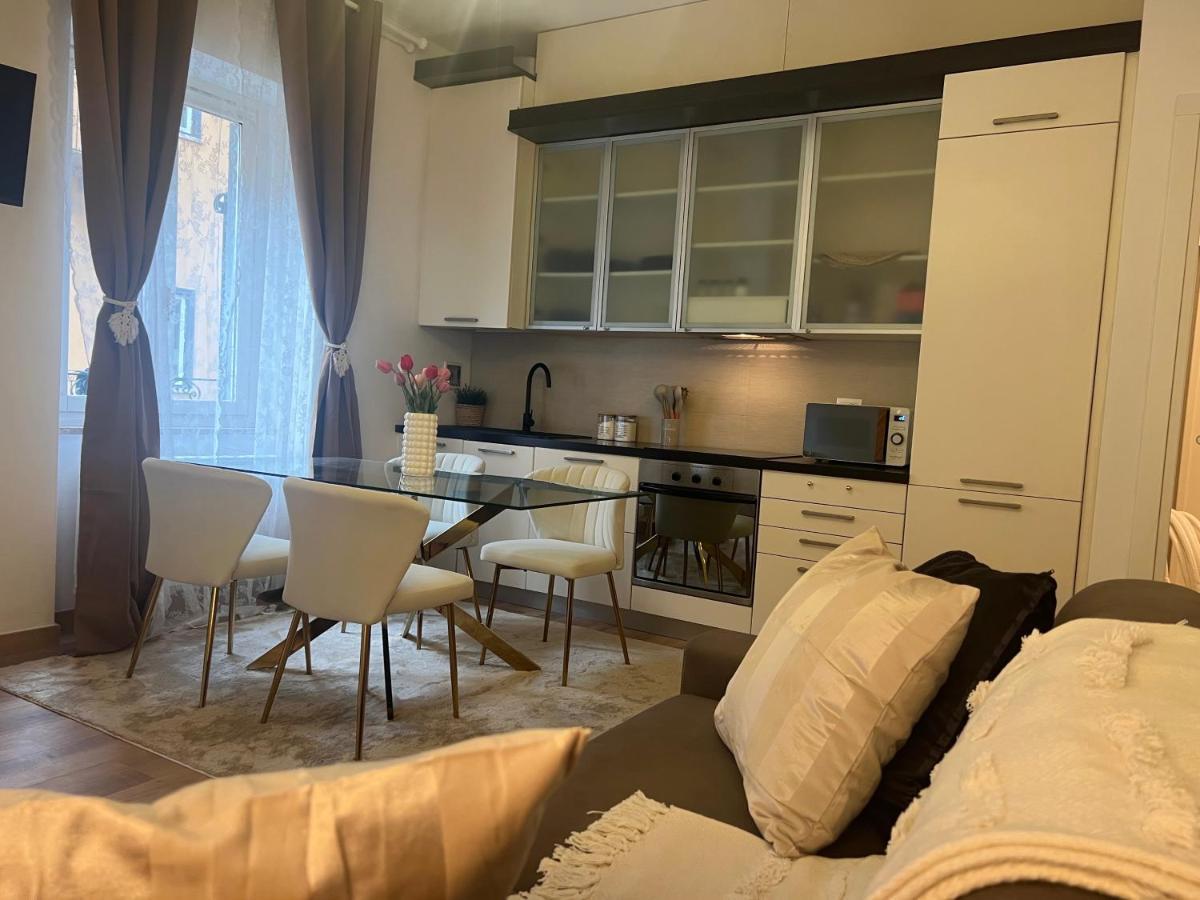 Regina In Bocconi Apartamento *