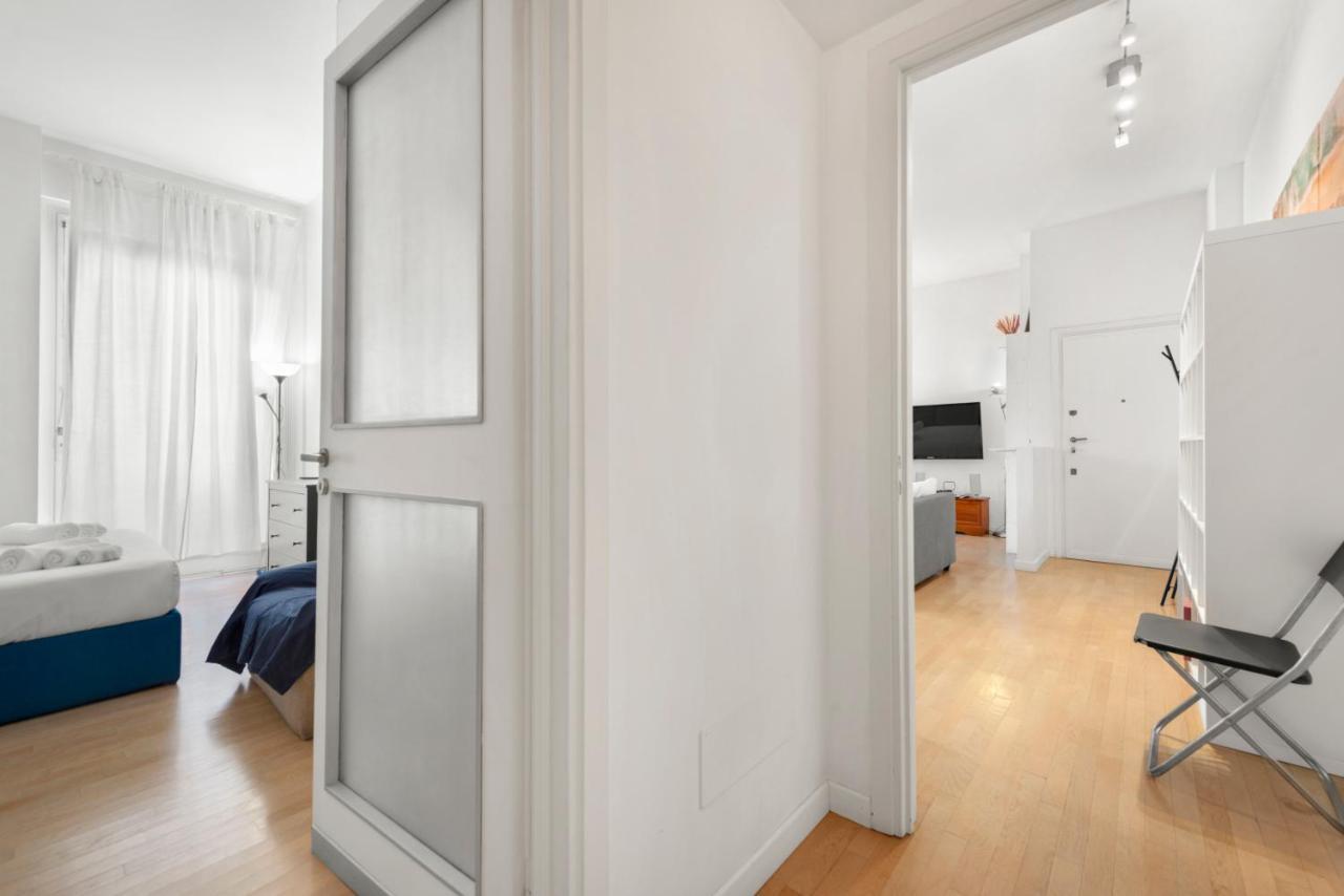 5 Min Duomo - Next To Metro Station * Milan