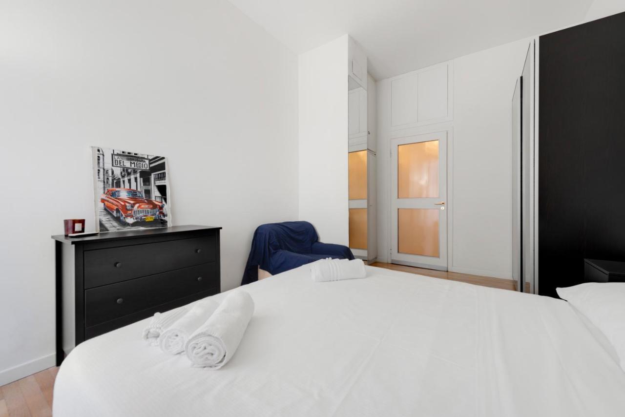 5 Min Duomo - Next To Metro Station Milan