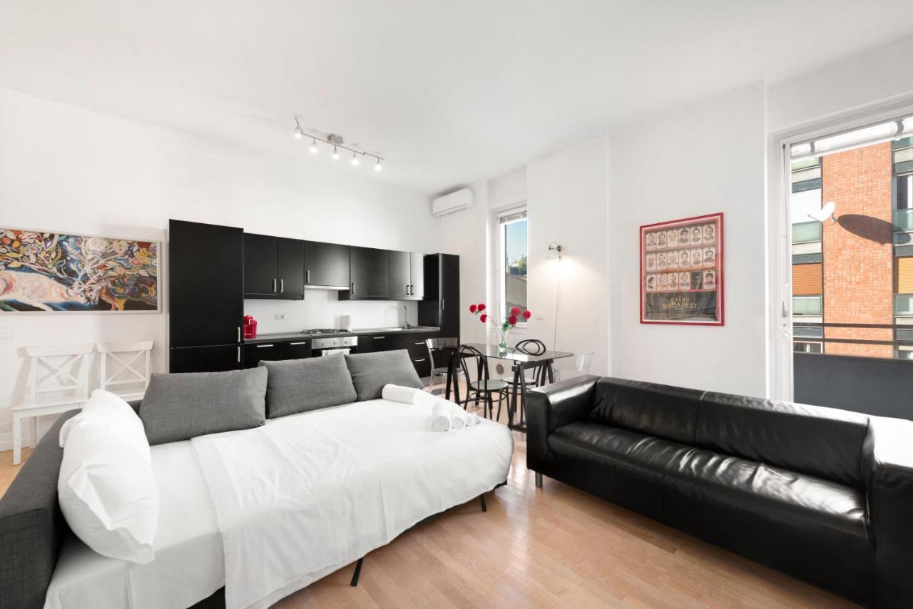 5 Min Duomo - Next To Metro Station Milan