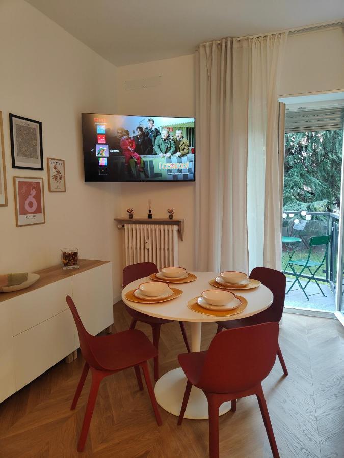 Elegante Bilocale A Con Balcone Milano