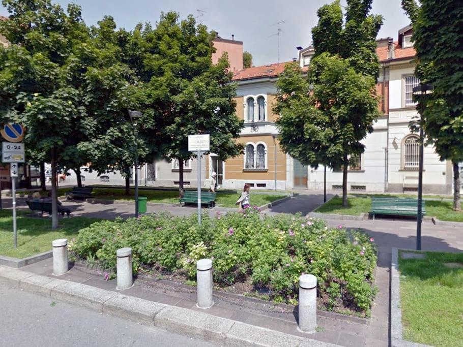 Apartment Xenia - Charming Garden In Porta Venezia