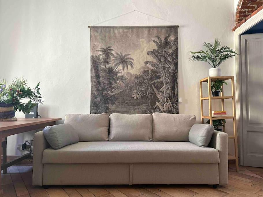 Xenia - Charming Garden In Porta Venezia Apartment