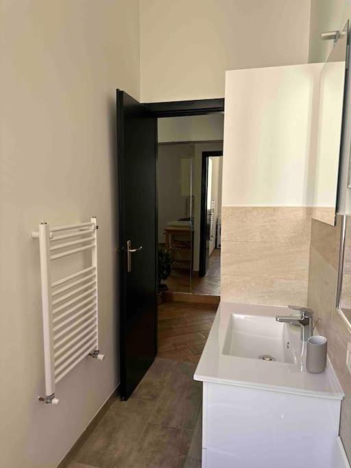 Apartment Xenia - Charming Garden In Porta Venezia *