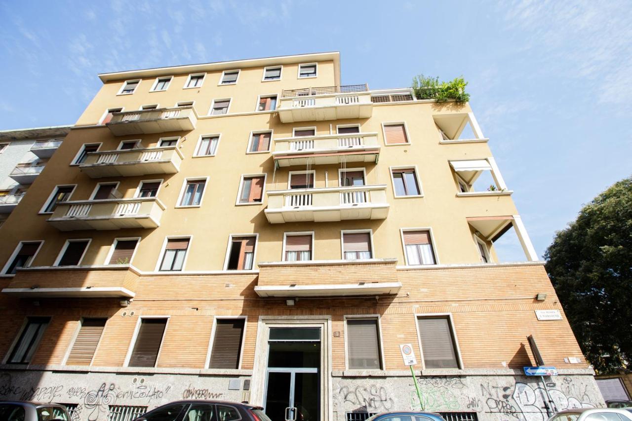 Minimal Apartment Near Bocconi University * Milão